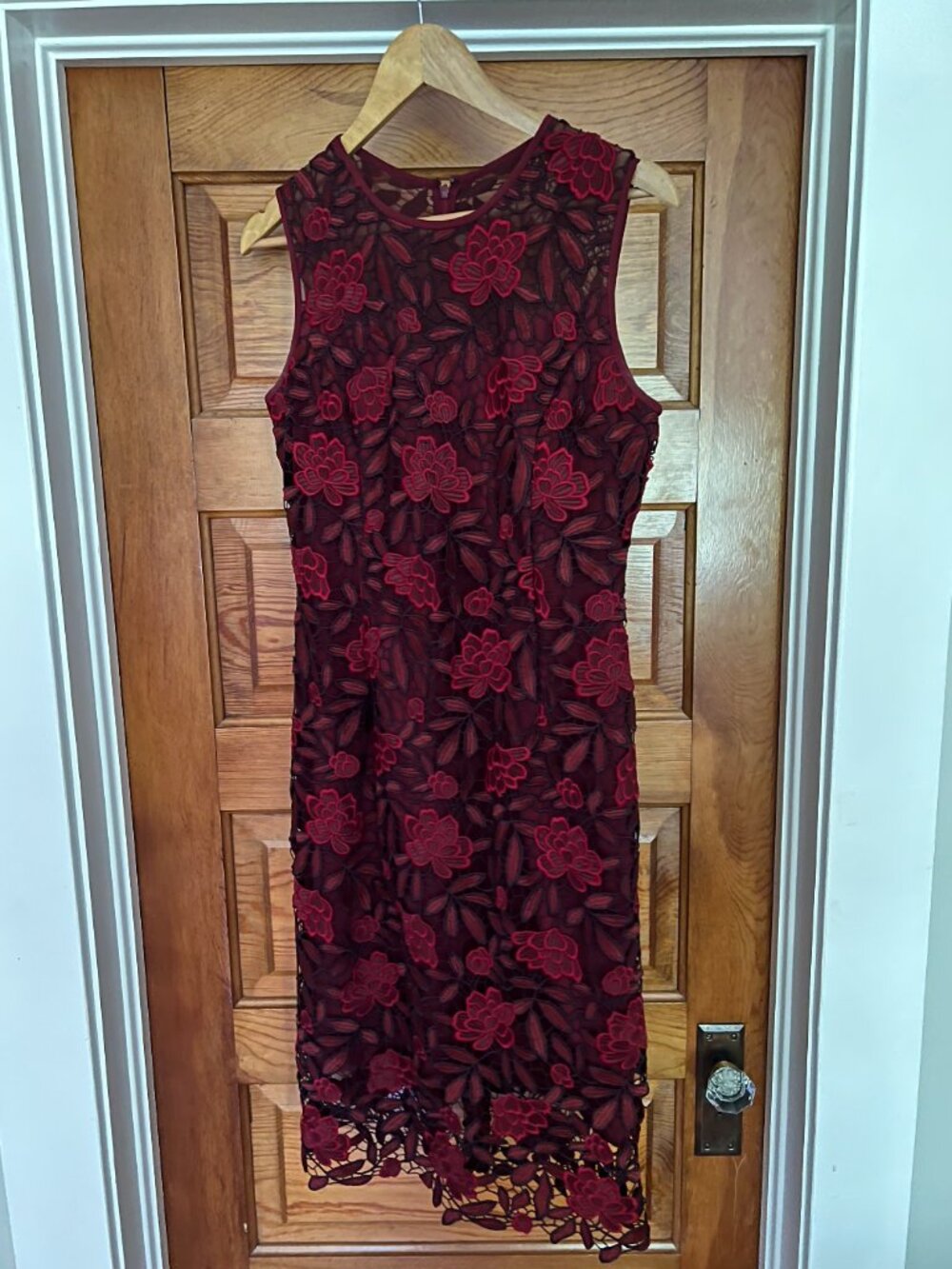 White House Black Market Burgundy Floral Lace Overlay Dress – Size 8